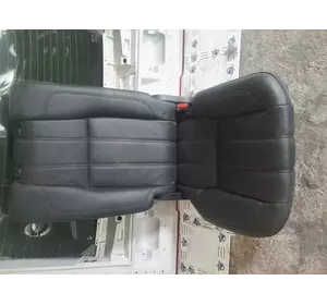 ПРАВЕ ПАССАЖИРСЬКЕ СИДІННЯ НИЖНЯ ПОДУШКА LR045749 ПРАВЕ ПАССАЖИРСЬКЕ СИДІННЯ НИЖНЯ ПОДУШКА LR045749