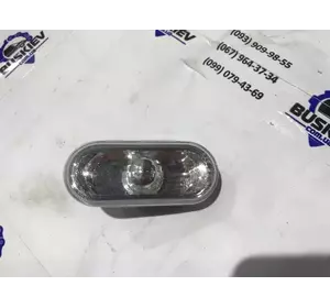 Повторювач повороту Volkswagen Transporter T5 2000-2006 1J0949117 Повторювач повороту Volkswagen Transporter T5 2000-2006 1J0949117