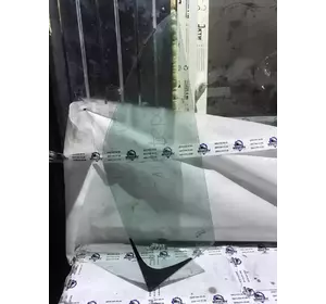 Скло дверей переднє ліве Renault Master з 2010-го року Скло дверей переднє ліве Renault Master з 2010-го року