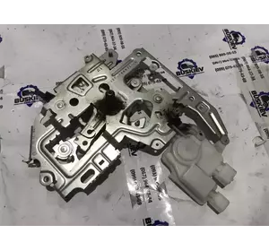 Замок правих зсувних дверей електричний Renault Master 2010-2019 8200766631 Замок правих зсувних дверей електричний Renault Master 2010-2019 8200766631