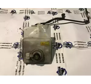 Бачок головного гальмівного циліндра Ford Transit Connect з 2002-2013 рік 2T14-2C217-AC Бачок головного гальмівного циліндра Ford Transit Connect з 2002-2013 рік 2T14-2C217-AC