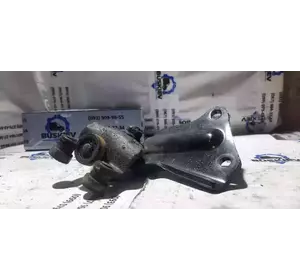 YC15-V25029-AF Ford ролик двері бічній (зсувний лівий верхній) YC15-V25029-AF Ford ролик двері бічній (зсувний лівий верхній)