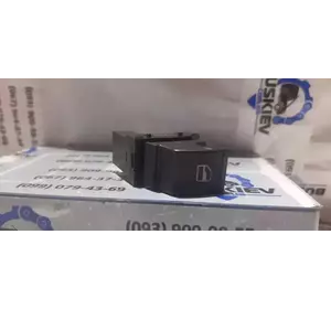 700903 PRO Switch кнопка включення мотора склопідйомника задня 700903 PRO Switch кнопка включення мотора склопідйомника задня
