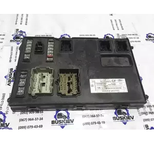 Блок запобіжників Ford Transit з 2006-2014 рік 8C1T-14A073-CF Блок запобіжників Ford Transit з 2006-2014 рік 8C1T-14A073-CF