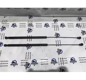 Амортизатор скла багажника Renault Laguna II 2000-2008 8200000896 Амортизатор скла багажника Renault Laguna II 2000-2008 8200000896