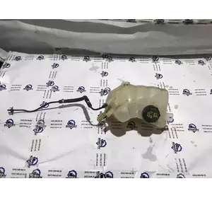 Бачок розширювальний Ford Fusion з 2012- рік DG93-8A080-AD Бачок розширювальний Ford Fusion з 2012- рік DG93-8A080-AD