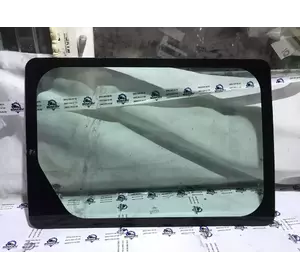 Скло зсувних дверей праве довга база Ford Transit Connect з 2002-2013 рік 9T16-V25700-BC Скло зсувних дверей праве довга база Ford Transit Connect з 2002-2013 рік 9T16-V25700-BC