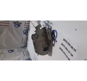 Замок дверей задньої лівої двостулкової A9067400035 Замок дверей задньої лівої двостулкової A9067400035