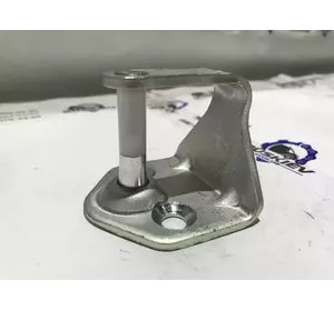 Петля-зачіп (відповідна частина) замка дверей Ford Transit Connect 2002-2013 YC15-V441A09-AJ Петля-зачіп (відповідна частина) замка дверей Ford Transit Connect 2002-2013 YC15-V441A09-AJ