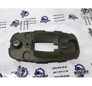 Корпус ручки дверей задньої правої Renault Trafic з 2001- рік 8200006257 Корпус ручки дверей задньої правої Renault Trafic з 2001- рік 8200006257