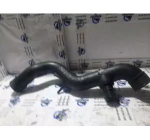 R7N6A Ford патрубок інтеркулера 2013 ford fusion (б/у) R7N6A Ford патрубок інтеркулера 2013 ford fusion (б/у)