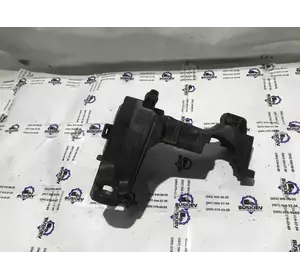 Кронштейн кріплення колектора впускного Ford Focus з 2011- рік 9674482280 Кронштейн кріплення колектора впускного Ford Focus з 2011- рік 9674482280